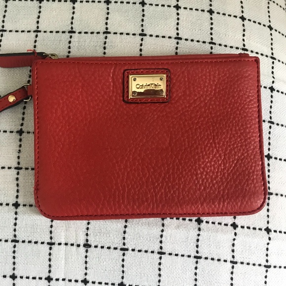 Calvin Klein clutch/wristlet; leather - Picture 1 of 8